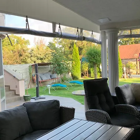 Meduza Wellness S Ubytovaním Apartmán Hlohovec