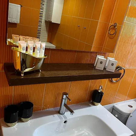 Meduza Wellness S Ubytovanim Appartamento Hlohovec