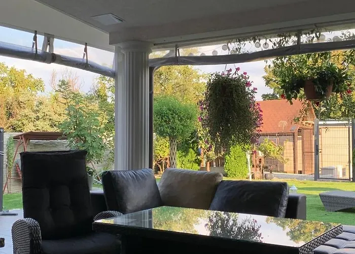 Appartement Meduza Wellness S Ubytovanim Hlohovec